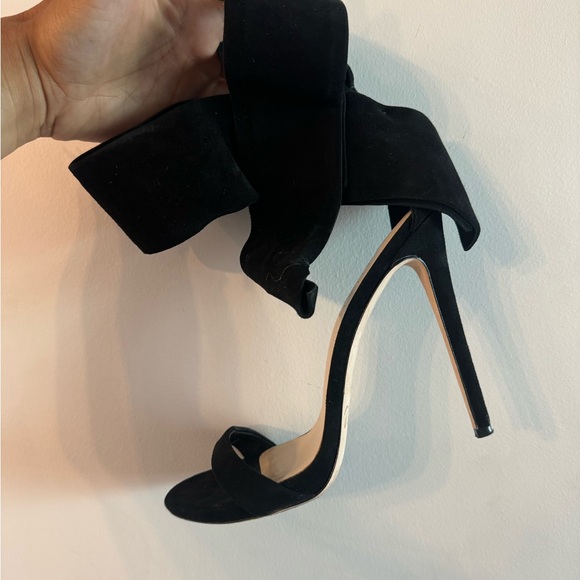 Amina Abdul Jillil black suede bow heels size 8 - Picture 2 of 7